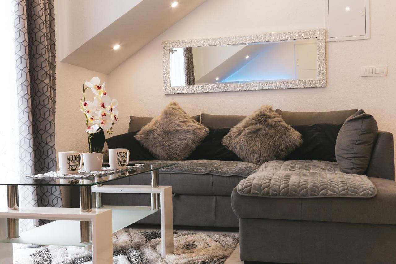 Luxury Apartment Megy Otočac Екстериор снимка