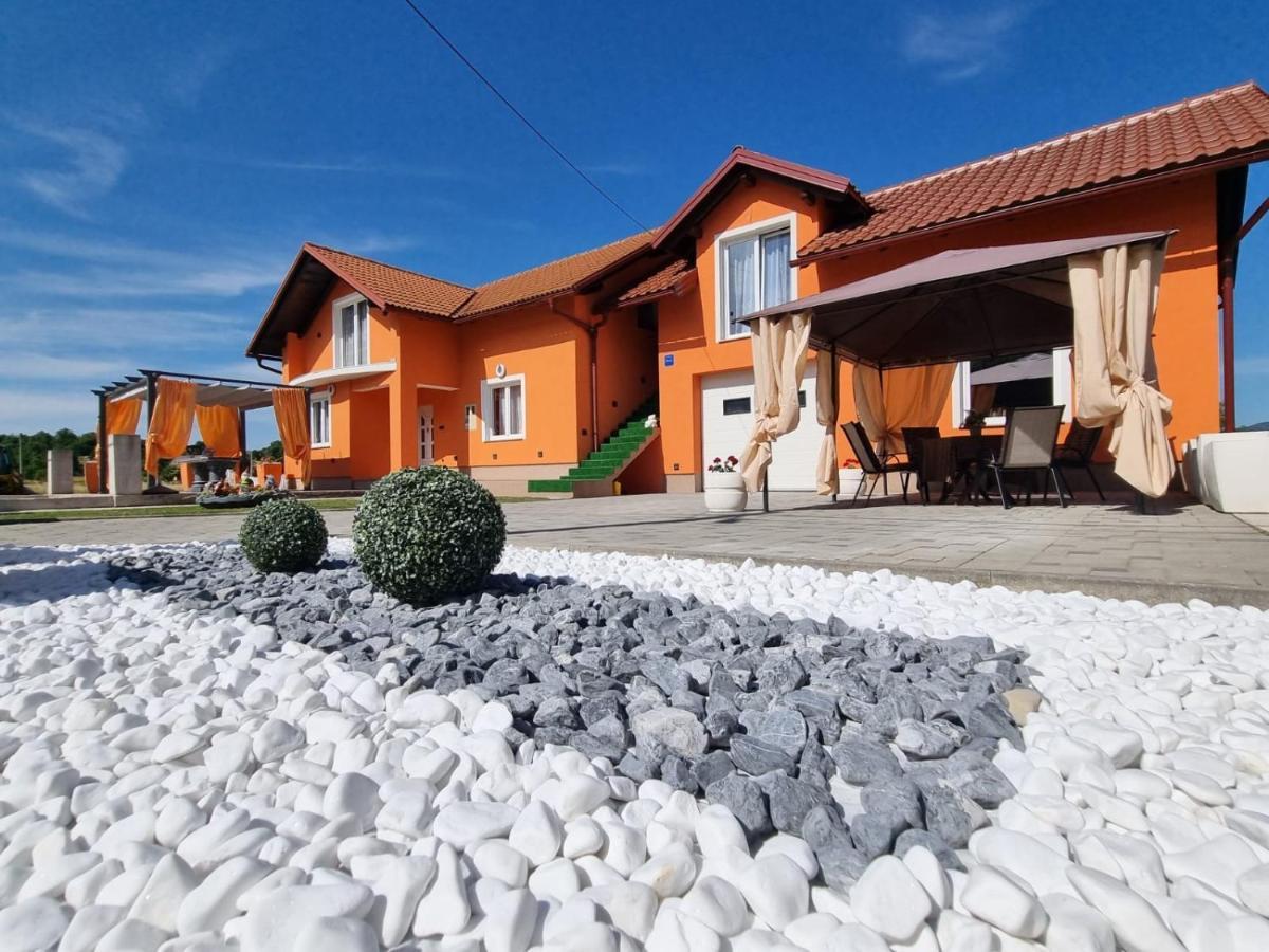 Luxury Apartment Megy Otočac Екстериор снимка