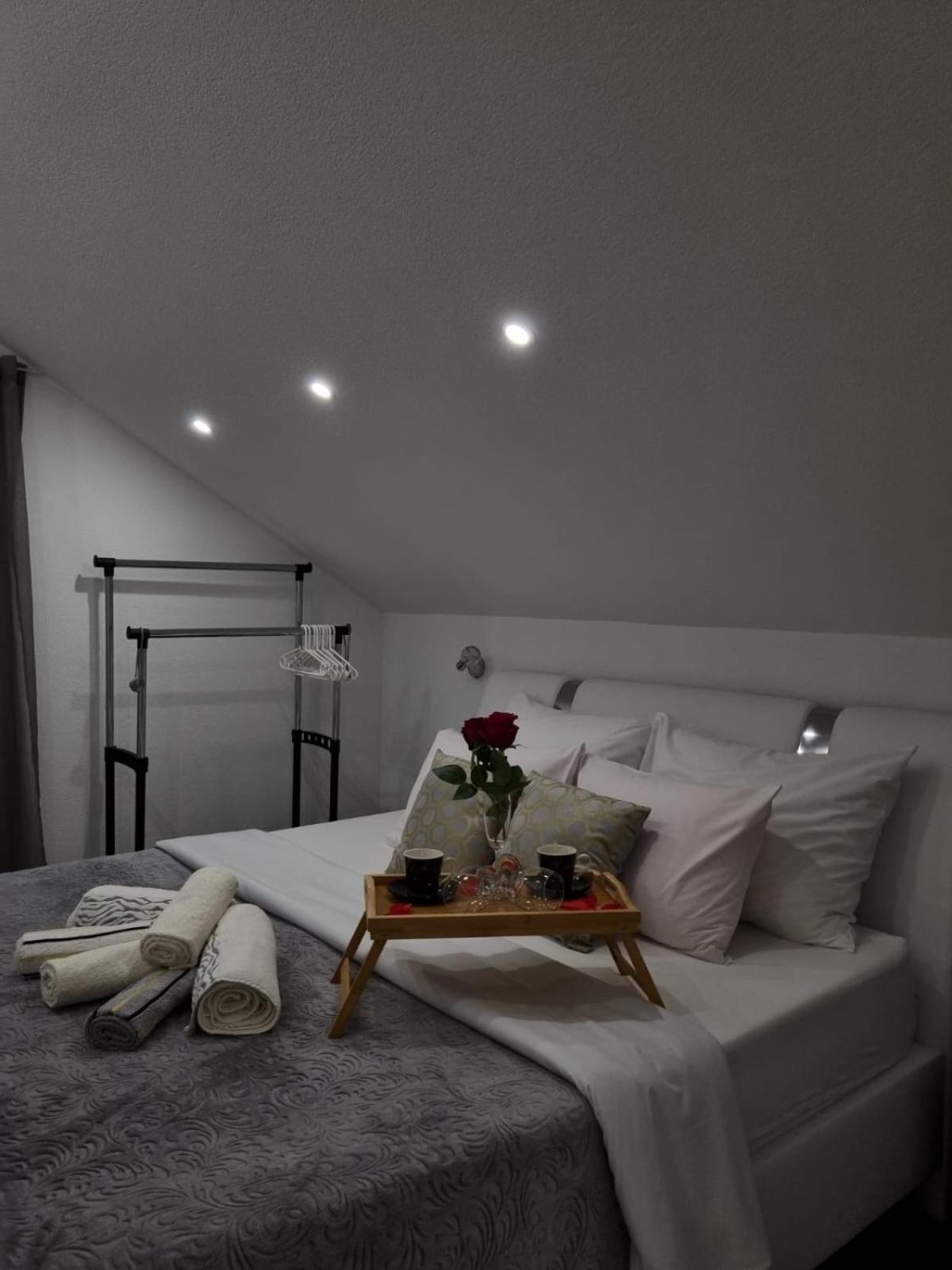Luxury Apartment Megy Otočac Екстериор снимка