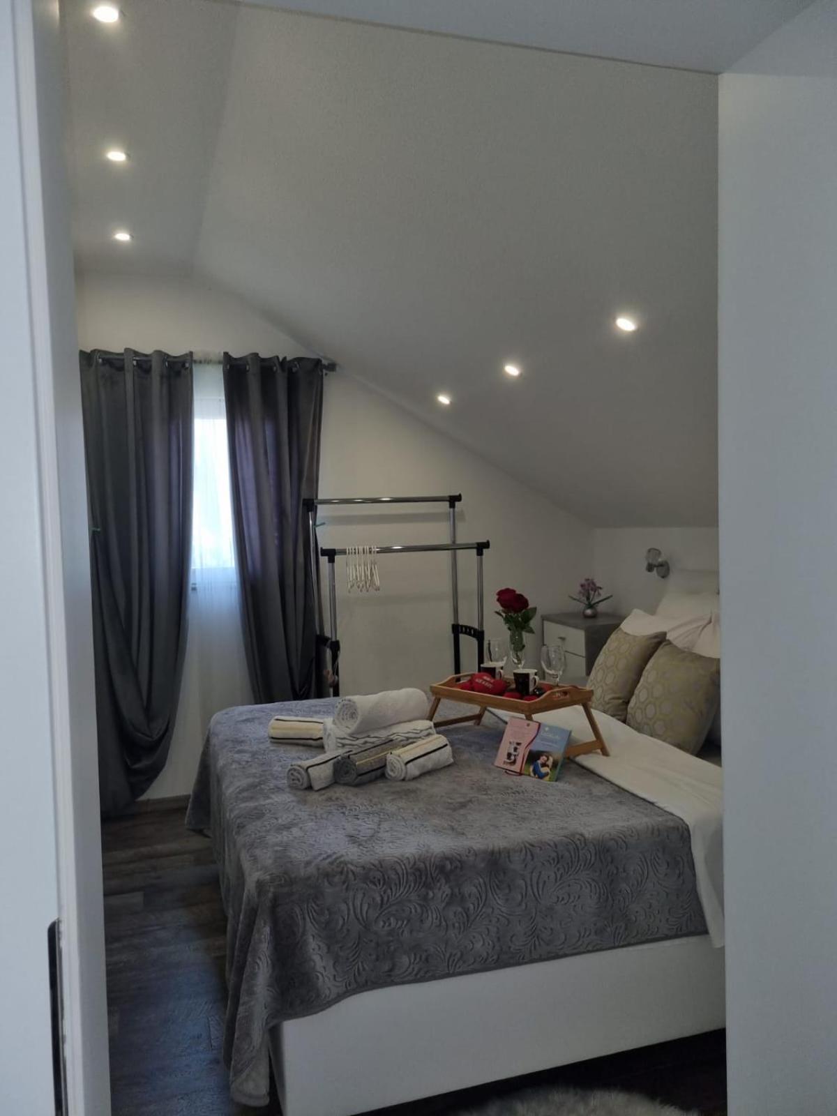 Luxury Apartment Megy Otočac Екстериор снимка